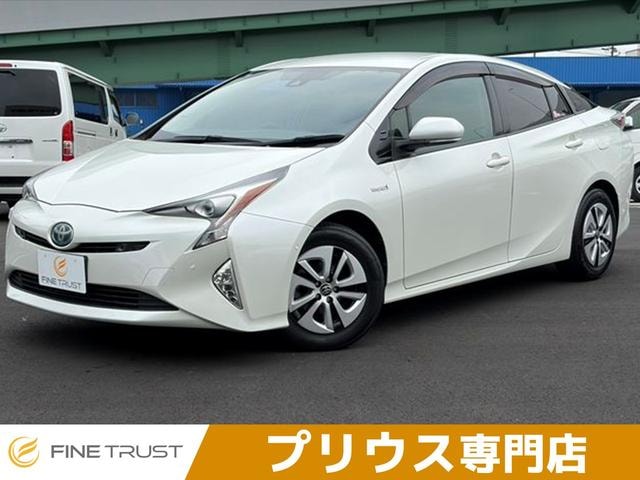 Toyota PRIUS 2016 — фото автомобиля