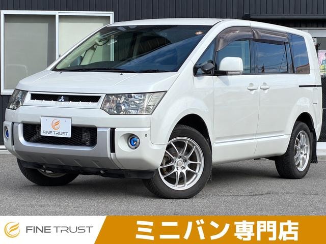Mitsubishi DELICA D:5 2013 — фото автомобиля