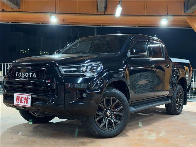 Toyota HILUX 2023 — фото автомобиля