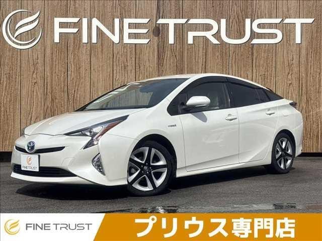 Toyota PRIUS 2015 — фото автомобиля