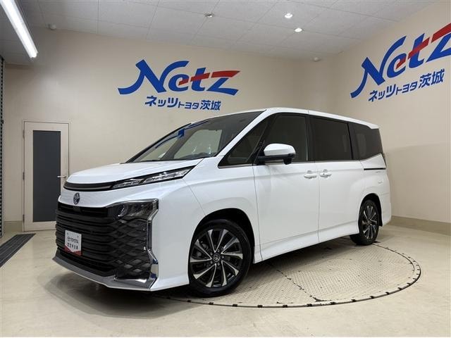 Toyota VOXY 2024 — фото автомобиля 1