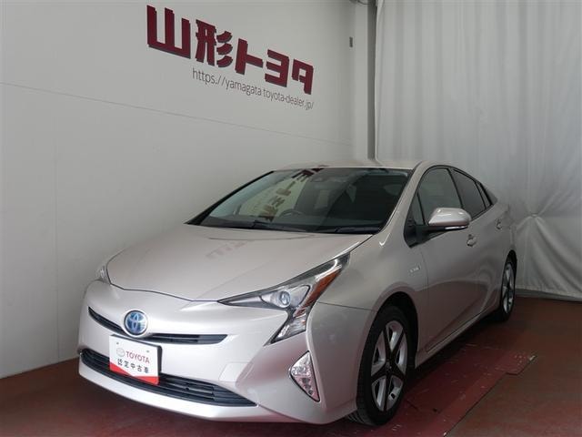 Toyota PRIUS 2015 — фото автомобиля 1