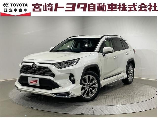 Toyota RAV4 2021 — фото автомобиля 1