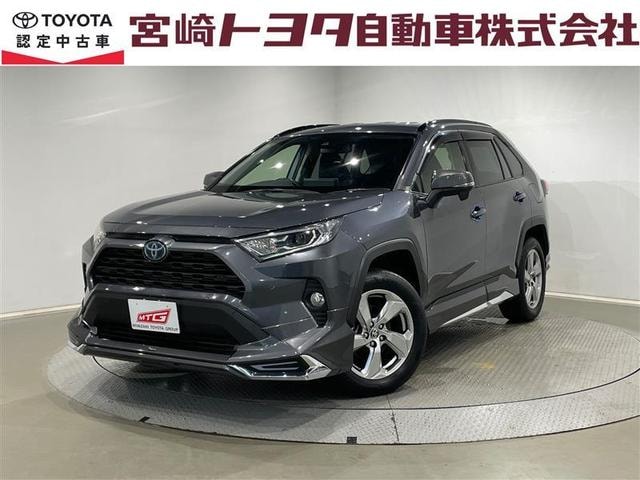 Toyota RAV4 2021 — фото автомобиля