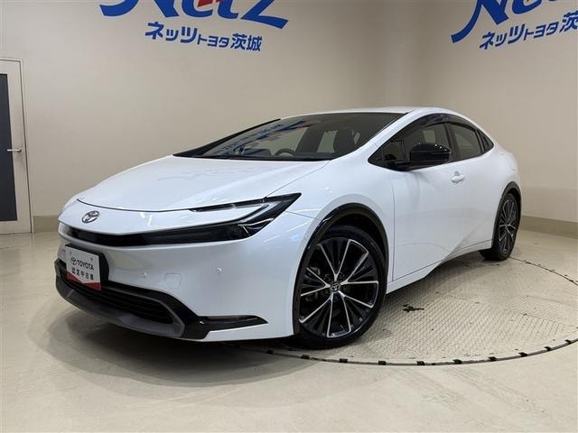 Toyota PRIUS 2023 — фото автомобиля 1