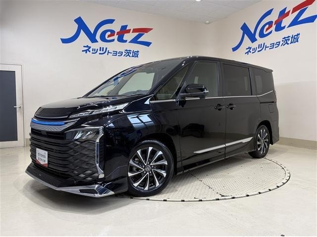 Toyota VOXY 2023 — фото автомобиля 1