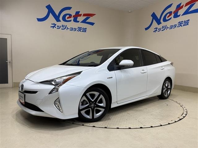 Toyota PRIUS 2016 — фото автомобиля 1