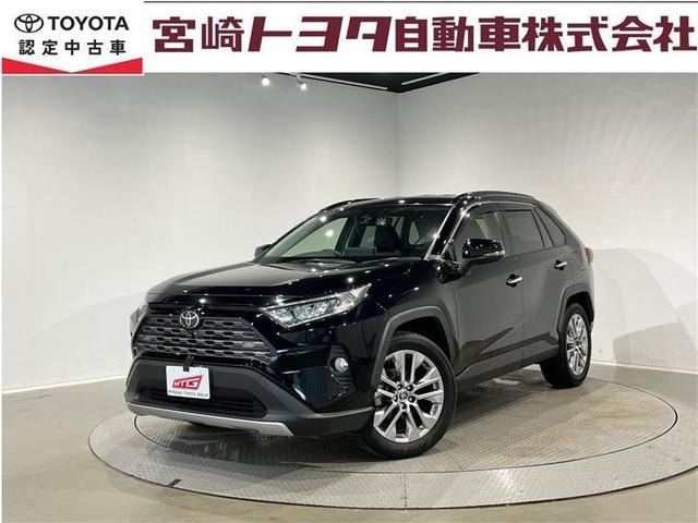 Toyota RAV4 2021 — фото автомобиля