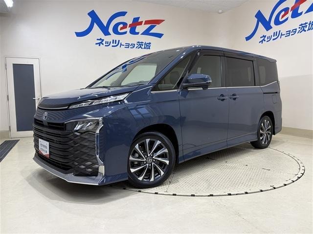 Toyota VOXY 2022 — фото автомобиля 1
