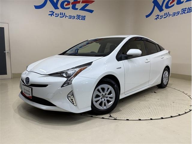 Toyota PRIUS 2016 — фото автомобиля 1