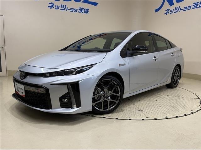 Toyota PRIUS PHV 2022 — фото автомобиля