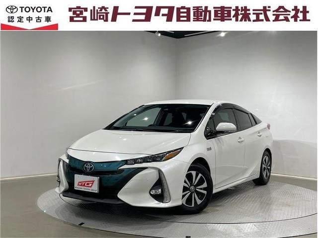 Toyota PRIUS PHV 2017 — фото автомобиля 1