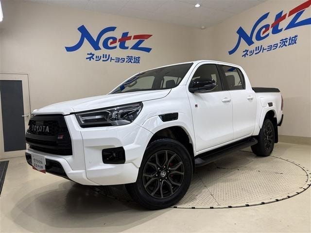 Toyota HILUX 2023 — фото автомобиля