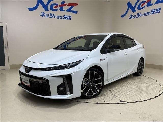 Toyota PRIUS PHV 2019 — фото автомобиля 1