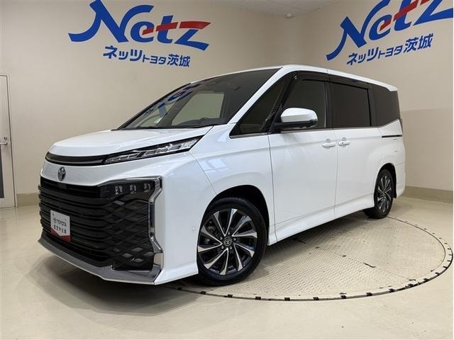 Toyota VOXY 2022 — фото автомобиля 1