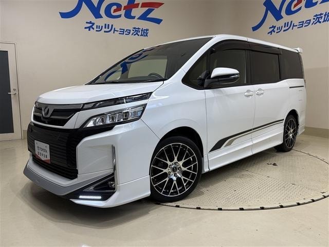 Toyota VOXY 2018 — фото автомобиля 1