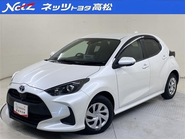 Toyota YARIS 2022 — фото автомобиля