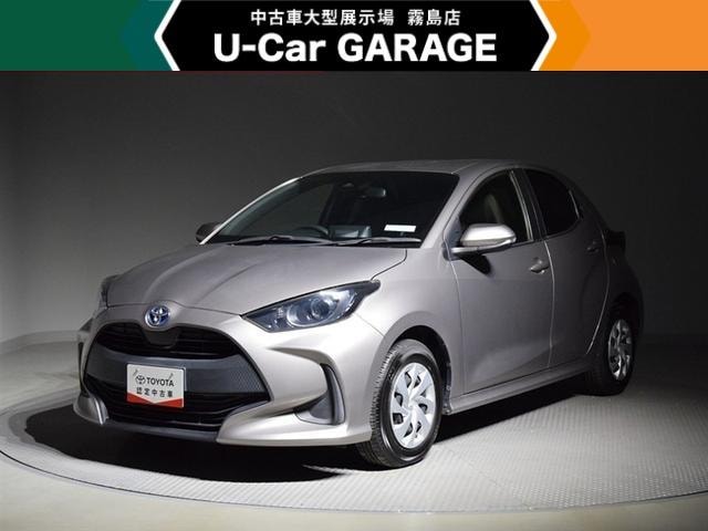Toyota YARIS 2021 — фото автомобиля