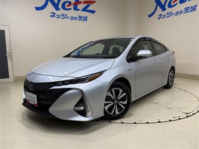 Toyota PRIUS PHV 2019 — фото автомобиля 1