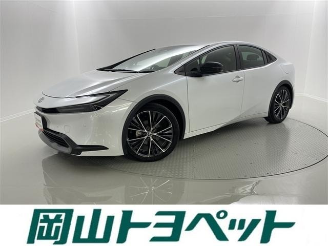 Toyota PRIUS 2023 — фото автомобиля