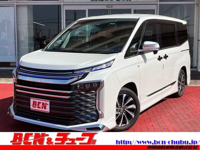 Toyota VOXY 2023 — фото автомобиля 1