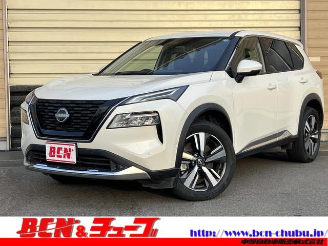 Nissan X-TRAIL 2023 — фото автомобиля