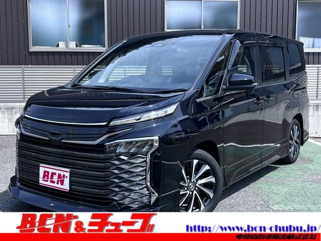 Toyota VOXY 2023 — фото автомобиля 1