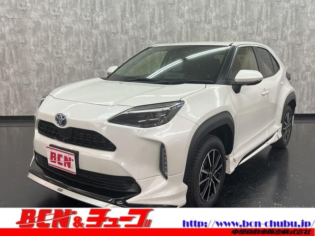 Toyota YARIS CROSS 2022 — фото автомобиля