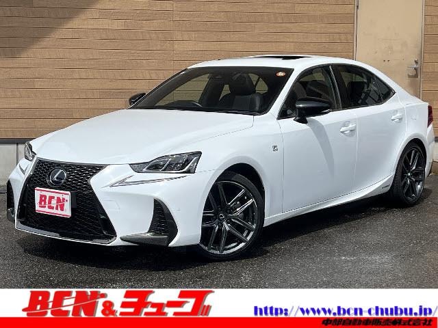 Lexus IS 2019 — фото автомобиля 1