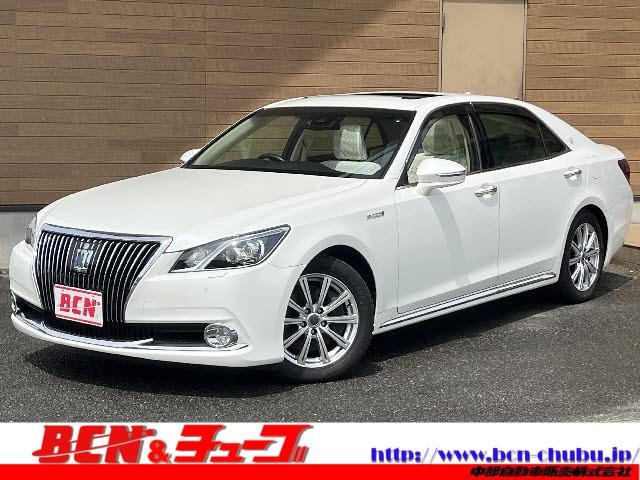Toyota CROWN MAJESTA 2017 — фото автомобиля