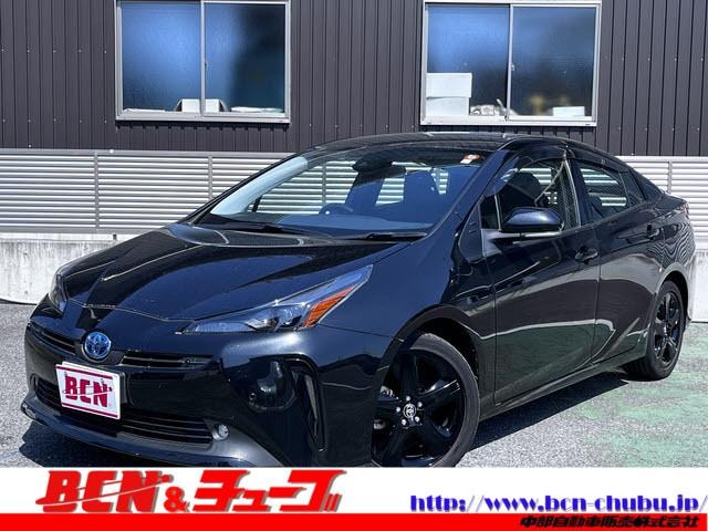 Toyota PRIUS 2022 — фото автомобиля 1