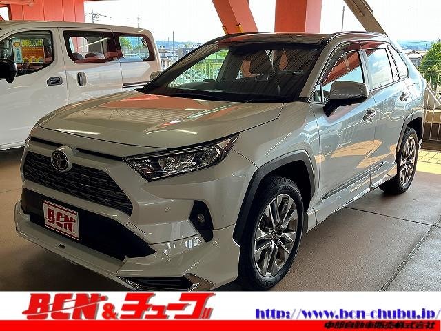 Toyota RAV4 2025 — фото автомобиля 1