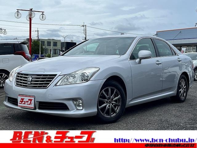 Toyota CROWN 2010 — фото автомобиля 1
