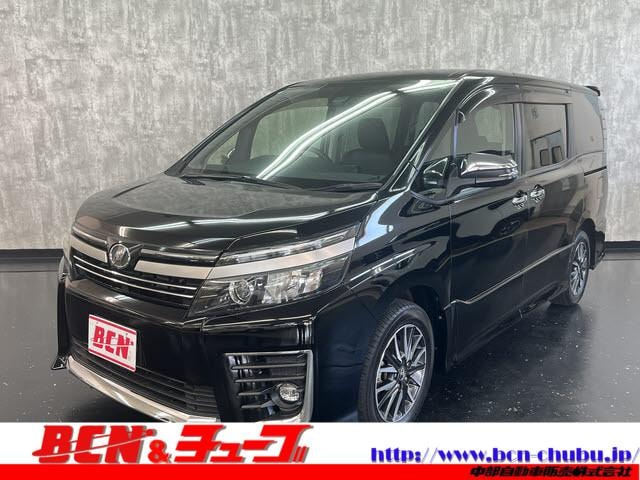 Toyota VOXY 2017 — фото автомобиля 1