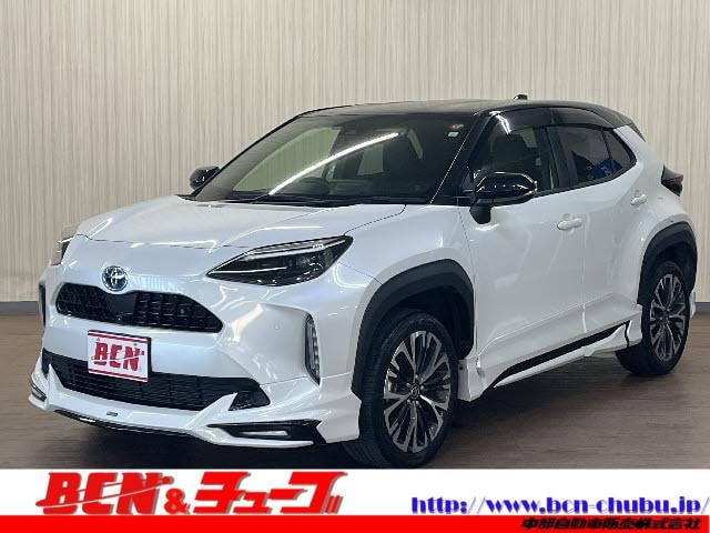 Toyota YARIS CROSS 2023 — фото автомобиля