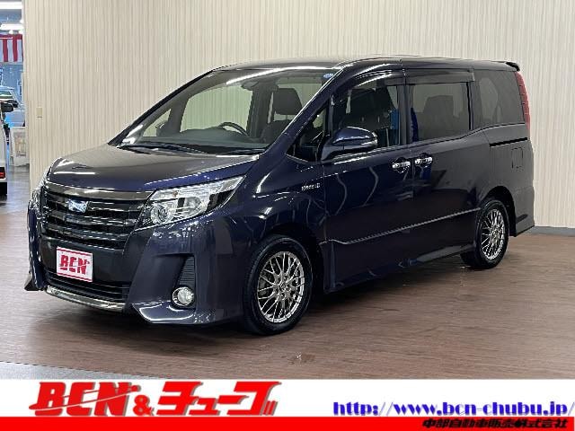 Toyota NOAH 2017 — фото автомобиля 1
