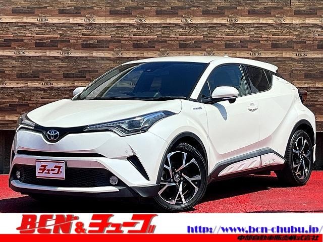 Toyota C-HR 2017 — фото автомобиля