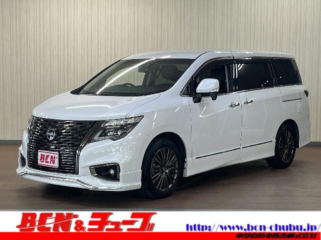 Nissan ELGRAND 2022 — фото автомобиля