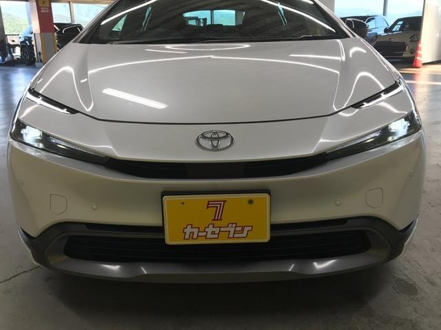 Toyota PRIUS 2025 — фото автомобиля 1